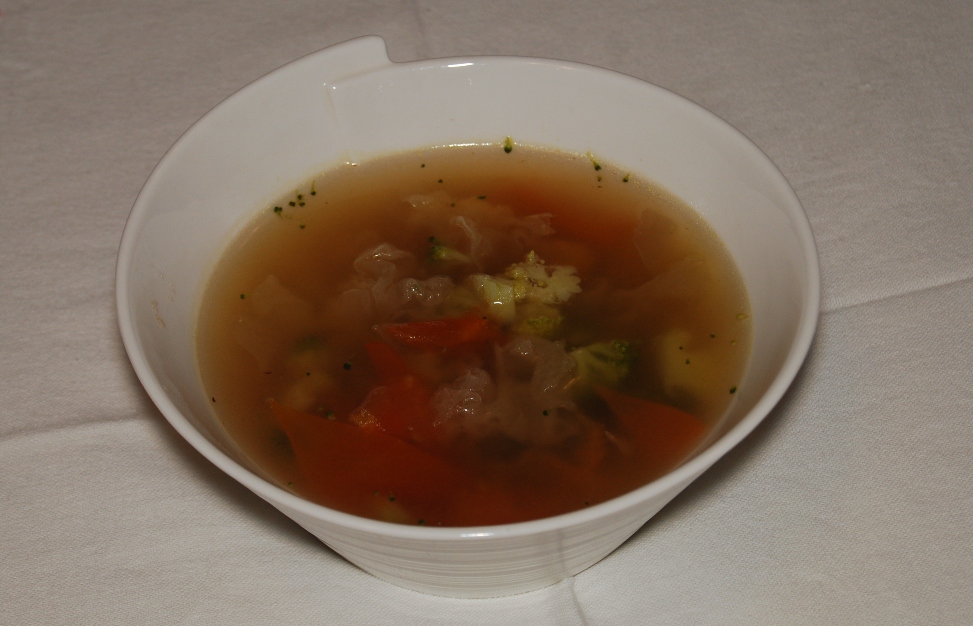 Skaidri daržovių sriuba su kiniškais baltaisiais grybais